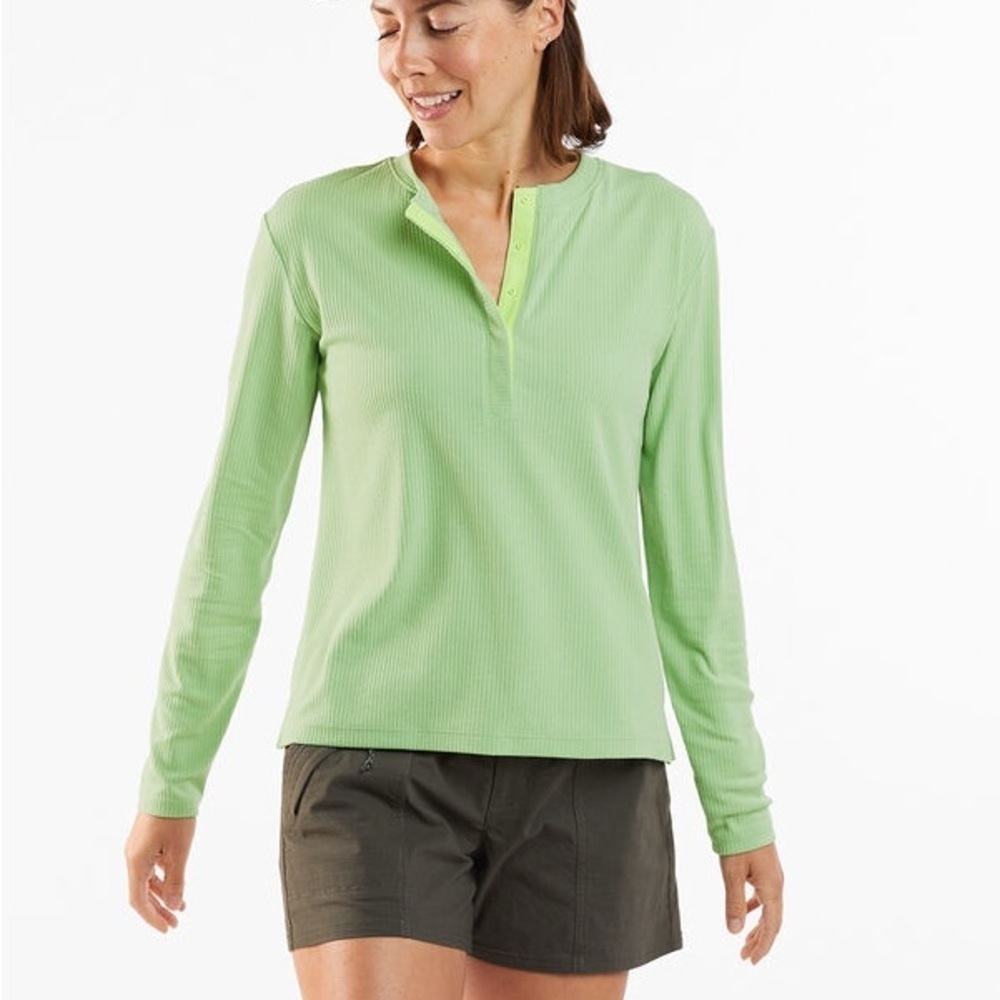 Title Nine Green Ribbed Henley Ossa Long Sleeve Top